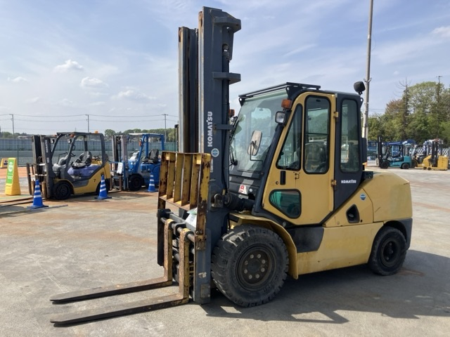 KOMATSU